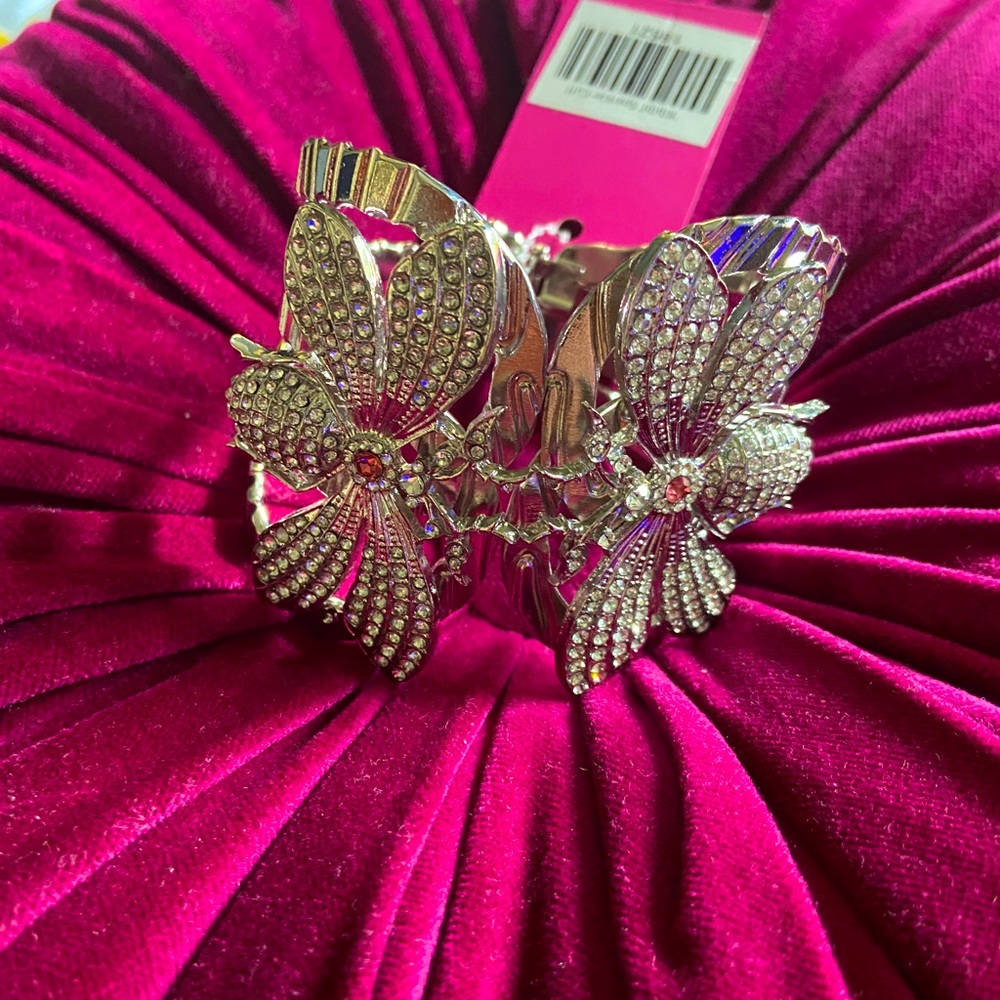 Vintage Sassy Jones “Kibibi” Bangle (NWT)